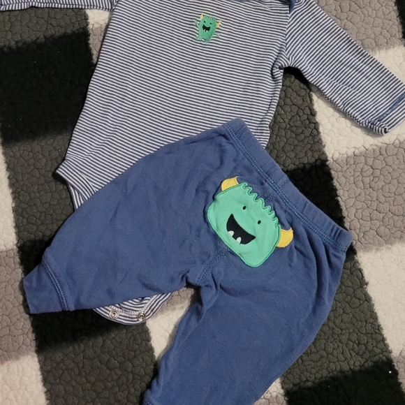 Carter's Baby Boy outfit Bundle - Picture 4 of 4
